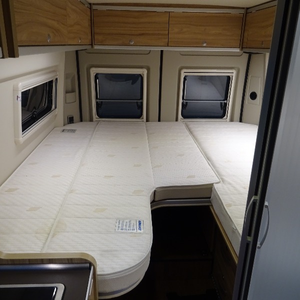 Hymer Yosemite, automaat, 6 mtr, bj 2018, 18.000 km, 150 pk, wit Hymer Yosemite, automaat, 6 mtr, bj 2018, 18.000 km, 150 pk, wit