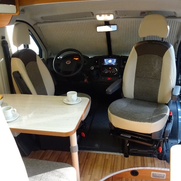Weinsberg Carabus, buscamper, 6 mtr, 2,3 ltr, 130 pk, 2014, 60 dkm, antraciet Weinsberg Carabus, buscamper, 6 mtr, 2,3 ltr, 130 pk, 2014, 60 dkm, antraciet