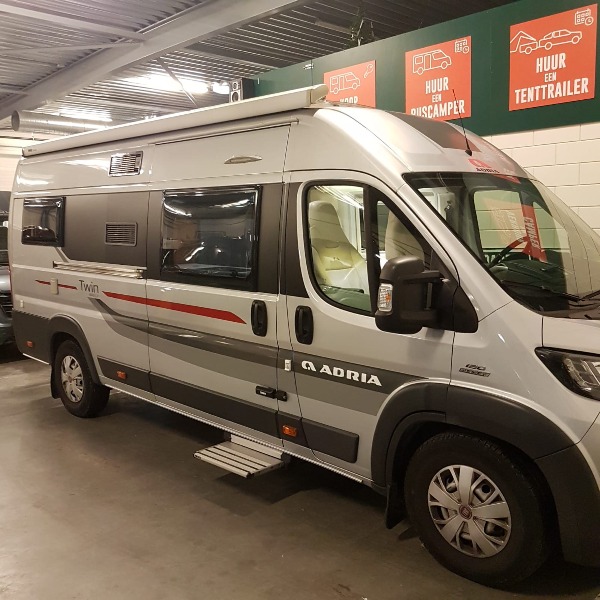 ADRIA Twin 640 SLX, langsb, autom, 6,4 mtr, 2015, 62 dkm, 3.0 ltr,180 pk ADRIA Twin 640 SLX, langsb, autom, 6,4 mtr, 2015, 62 dkm, 3.0 ltr,180 pk