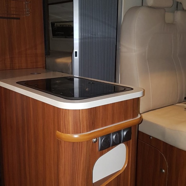 ADRIA Twin 640 SLX, langsb, autom, 6,4 mtr, 2015, 62 dkm, 3.0 ltr,180 pk ADRIA Twin 640 SLX, langsb, autom, 6,4 mtr, 2015, 62 dkm, 3.0 ltr,180 pk
