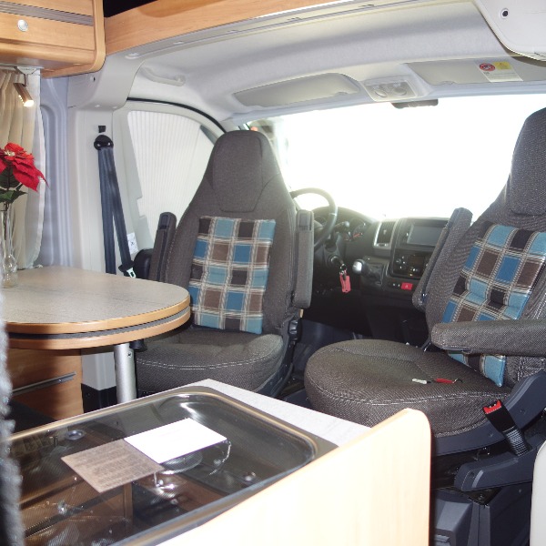 Pössl 2WIN, buscamper, 6 mtr., automaat, 2016 Pössl 2WIN, buscamper, 6 mtr., automaat, 2016