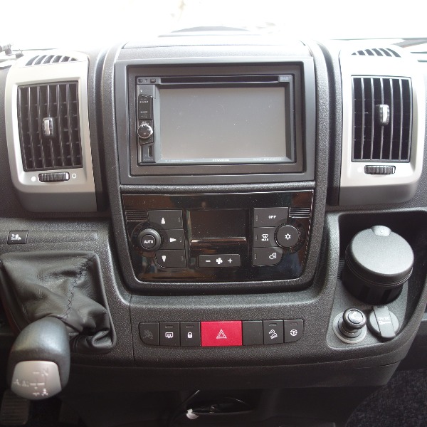 Pössl 2WIN, buscamper, 6 mtr., automaat, 2016 Pössl 2WIN, buscamper, 6 mtr., automaat, 2016