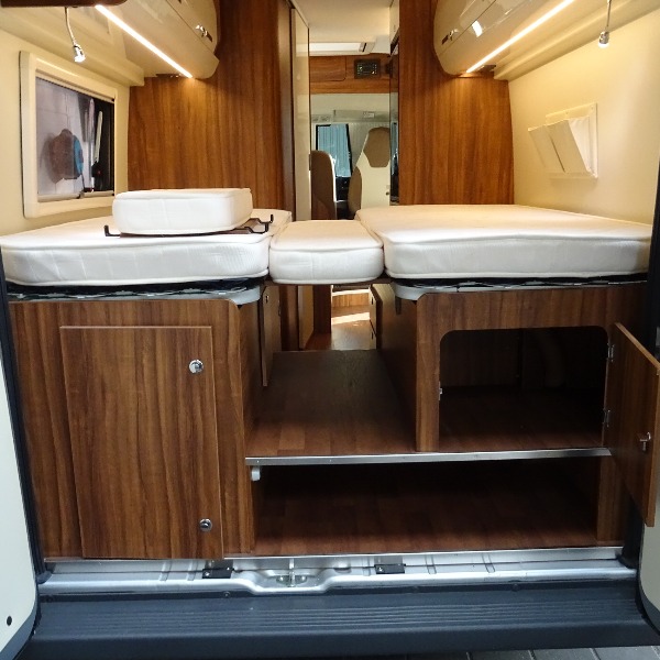 Karmann Davis 620, buscamper, langsbedden, 6,4 mtr Karmann Davis 620, buscamper, langsbedden, 6,4 mtr