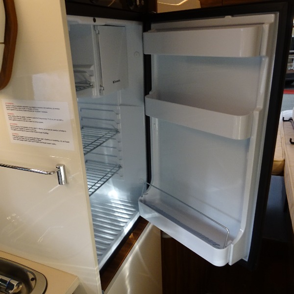 Karmann Davis 620, buscamper, langsbedden, 6,4 mtr Karmann Davis 620, buscamper, langsbedden, 6,4 mtr