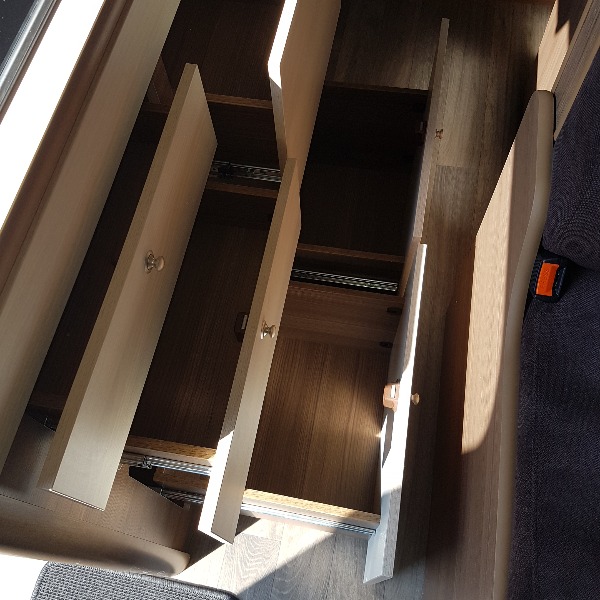 Bravia Swan 636 163 pk, buscamper, langsslaper, hefdak, 2019, 10 dkm Bravia Swan 636 163 pk, buscamper, langsslaper, hefdak, 2019, 10 dkm