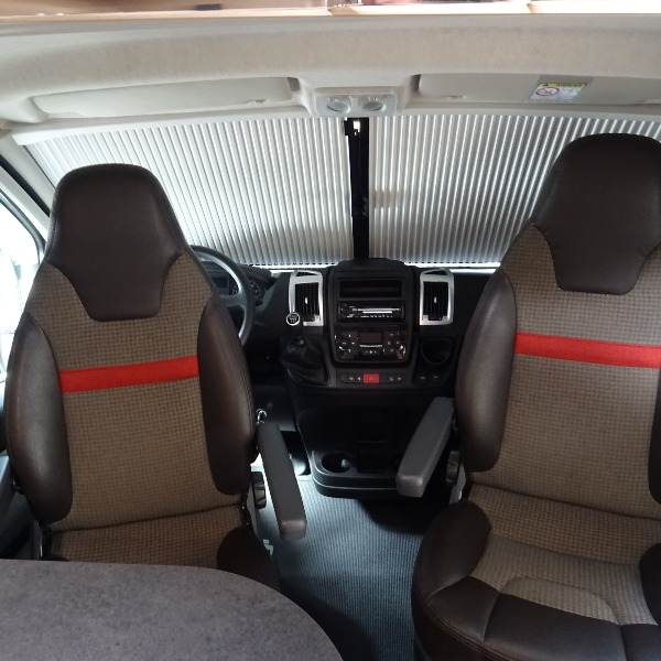 Carthago Malibu Van 600, buscamper, 6 mtr, 130 pk, 2017, 23 dkm, antraciet Carthago Malibu Van 600, buscamper, 6 mtr, 130 pk, 2017, 23 dkm, antraciet
