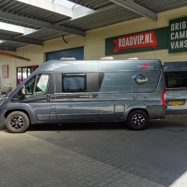Carthago Malibu Van 600, buscamper, 6 mtr, 130 pk, 2017, 23 dkm, antraciet Carthago Malibu Van 600, buscamper, 6 mtr, 130 pk, 2017, 23 dkm, antraciet