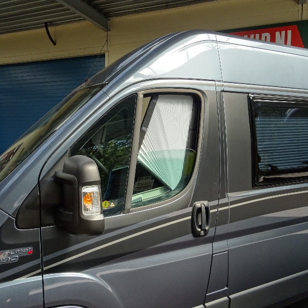 Carthago Malibu Van 600, buscamper, 6 mtr, 130 pk, 2017, 23 dkm, antraciet