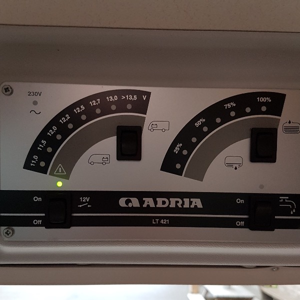 Adria Twin Buscamper, 6 mtr, bj 2013, 59 dkm, 130 pk, antr. grijs Adria Twin Buscamper, 6 mtr, bj 2013, 59 dkm, 130 pk, antr. grijs