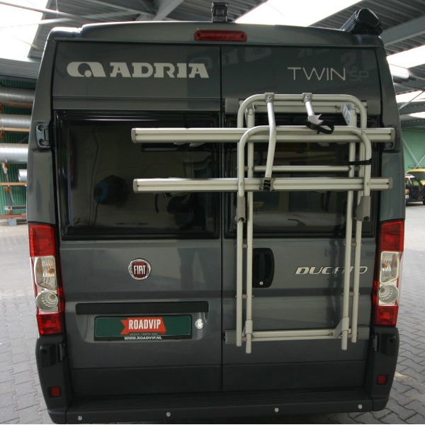Adria Twin Buscamper, 6 mtr, bj 2013, 59 dkm, 130 pk, antr. grijs