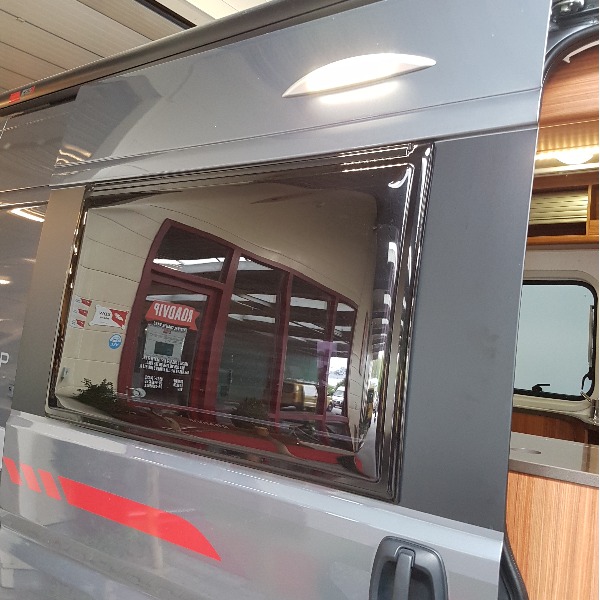 Adria Twin Buscamper, 6 mtr, bj 2013, 59 dkm, 130 pk, antr. grijs Adria Twin Buscamper, 6 mtr, bj 2013, 59 dkm, 130 pk, antr. grijs