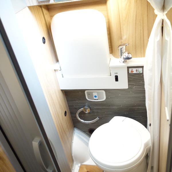 Hymer Grand Canyon, automaat, 6 mtr, bj 2018, 10.000 km, 150 pk, met. grijs Hymer Grand Canyon, automaat, 6 mtr, bj 2018, 10.000 km, 150 pk, met. grijs