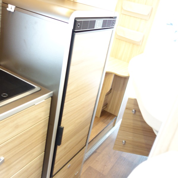 Hymer Sierra Nevada buscamper, 6,4 mtr,bj 2018,2500 km,150 pk,automaat,wit Hymer Sierra Nevada buscamper, 6,4 mtr,bj 2018,2500 km,150 pk,automaat,wit
