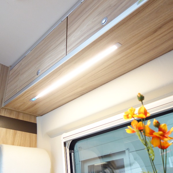 Hymer Sierra Nevada buscamper, 6,4 mtr,bj 2018,2500 km,150 pk,automaat,wit Hymer Sierra Nevada buscamper, 6,4 mtr,bj 2018,2500 km,150 pk,automaat,wit