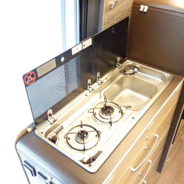 Hymer Sierra Nevada buscamper, 6,4 mtr,bj 2018,2500 km,150 pk,automaat,wit Hymer Sierra Nevada buscamper, 6,4 mtr,bj 2018,2500 km,150 pk,automaat,wit