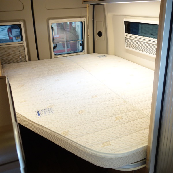 Hymer Sierra Nevada buscamper, 6,4 mtr,bj 2018,2500 km,150 pk,automaat,wit Hymer Sierra Nevada buscamper, 6,4 mtr,bj 2018,2500 km,150 pk,automaat,wit