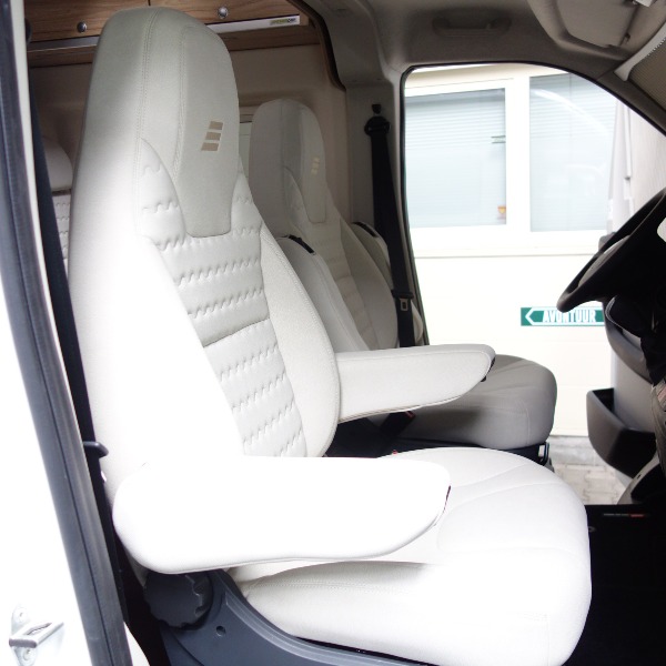 Hymer Sierra Nevada buscamper, 6,4 mtr,bj 2018,2500 km,150 pk,automaat,wit Hymer Sierra Nevada buscamper, 6,4 mtr,bj 2018,2500 km,150 pk,automaat,wit