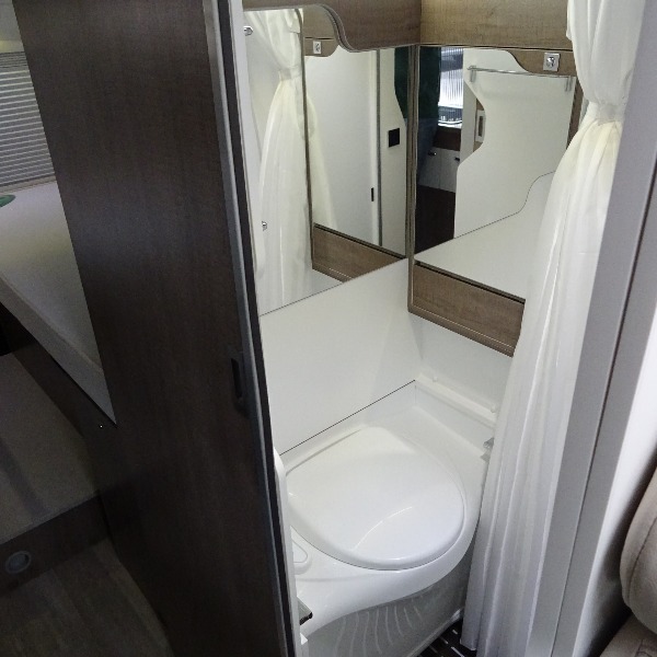 Pilote V630, buscamper, 6,4 mtr, langsbedden, 2019, 8 dkm Pilote V630, buscamper, 6,4 mtr, langsbedden, 2019, 8 dkm