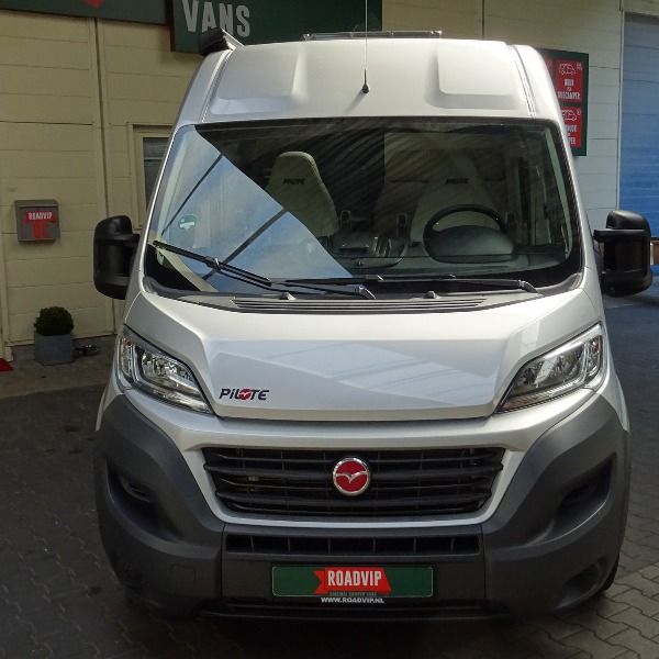 Pilote V630, buscamper, 6,4 mtr, langsbedden, 2019, 8 dkm