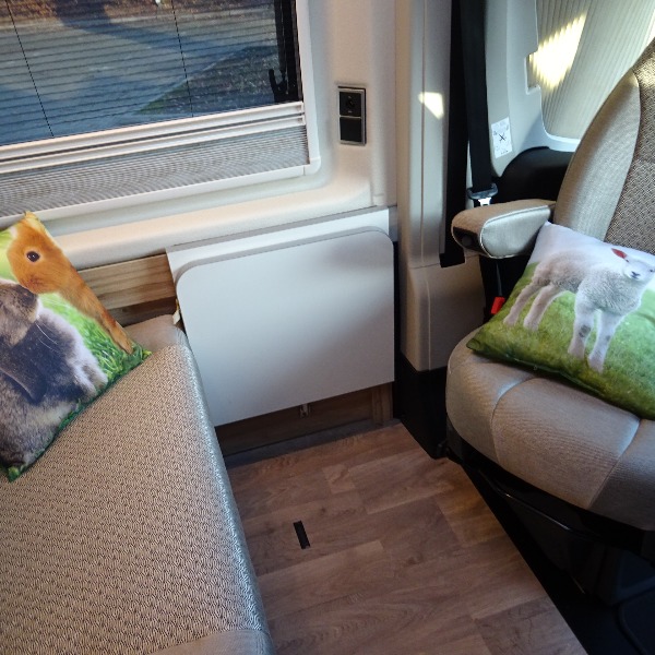 HymerCar Yellowstone, buscamper, 6,4 mtr. langsbedden, AUTOMAAT, 2019, 0 km. HymerCar Yellowstone, buscamper, 6,4 mtr. langsbedden, AUTOMAAT, 2019, 0 km.