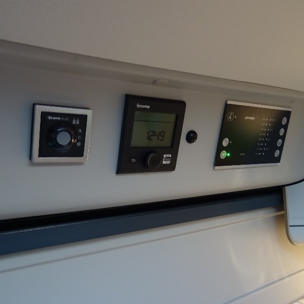 HymerCar Yellowstone, buscamper, 6,4 mtr. langsbedden, AUTOMAAT, 2019, 0 km. HymerCar Yellowstone, buscamper, 6,4 mtr. langsbedden, AUTOMAAT, 2019, 0 km.