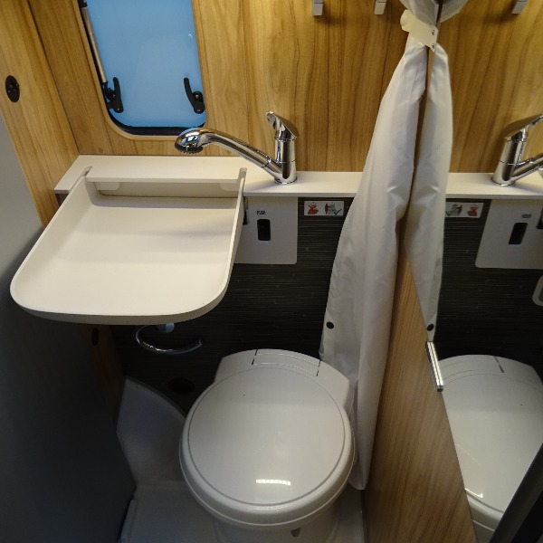 HymerCar Yellowstone, buscamper, 6,4 mtr. langsbedden, AUTOMAAT, 2019, 0 km. HymerCar Yellowstone, buscamper, 6,4 mtr. langsbedden, AUTOMAAT, 2019, 0 km.