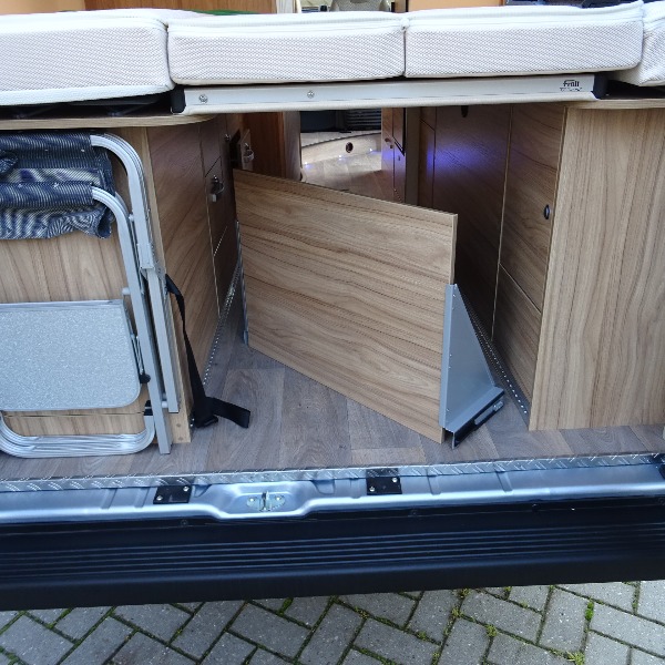 HymerCar Yellowstone, buscamper, 6,4 mtr. langsbedden, AUTOMAAT, 2019, 0 km. HymerCar Yellowstone, buscamper, 6,4 mtr. langsbedden, AUTOMAAT, 2019, 0 km.