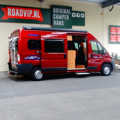 Pössl 2WIN buscamper 6 mtr, bj. 2011, rood Pössl 2WIN buscamper 6 mtr, bj. 2011, rood