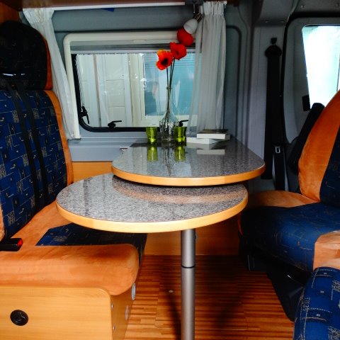Pössl 2WIN buscamper 6 mtr, bj. 2011, rood Pössl 2WIN buscamper 6 mtr, bj. 2011, rood