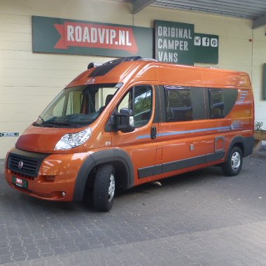 Adria Twin BUSCAMPER, 6 mtr. bj. 2010, met. orange