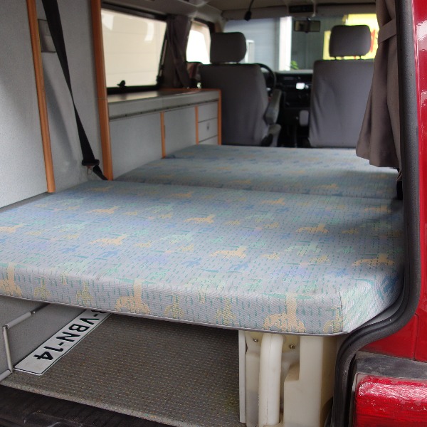 VW Transporter T4 California Coach, buscamper, rood