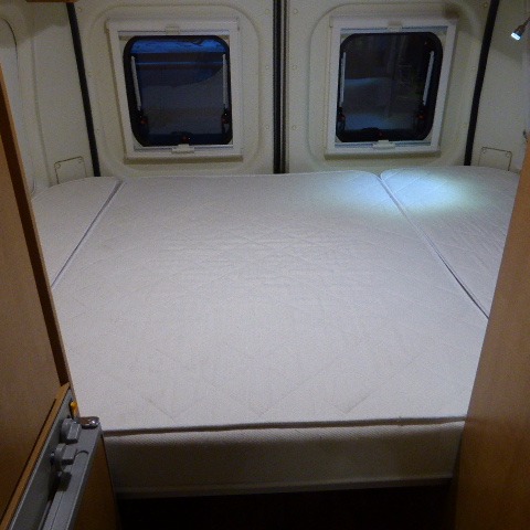 Fiat Ducato Chausson Twist 02 Prestige, Buscamper, bj. 2011, 120 pk, met. champagne Fiat Ducato Chausson Twist 02 Prestige, Buscamper, bj. 2011, 120 pk, met. champagne