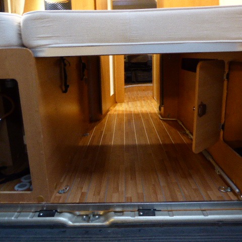 Fiat Ducato Chausson Twist 02 Prestige, Buscamper, bj. 2011, 120 pk, met. champagne Fiat Ducato Chausson Twist 02 Prestige, Buscamper, bj. 2011, 120 pk, met. champagne
