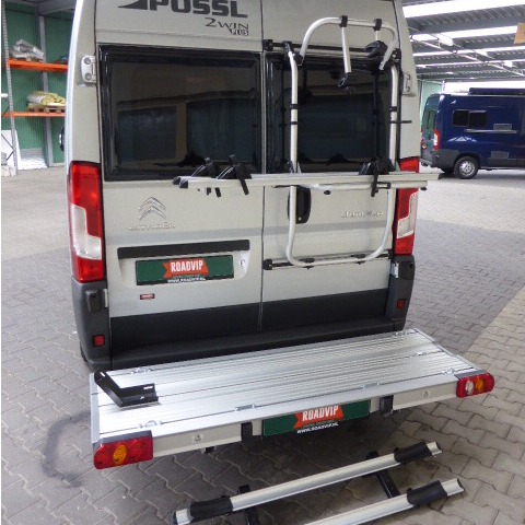 Pössl 2WIN Plus, buscamper, 6 mtr, 160 pk, 5 dkm, scooterrek, met. grijs